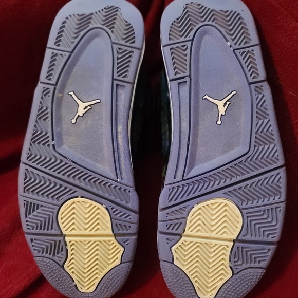 - Jordan 4 RetroBlack Rush Violet - Picture 6 of 7